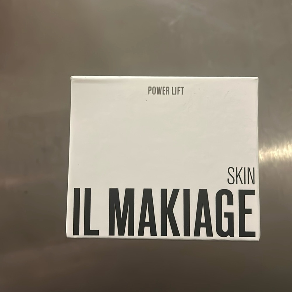 Il makiage power lift plumping cream
